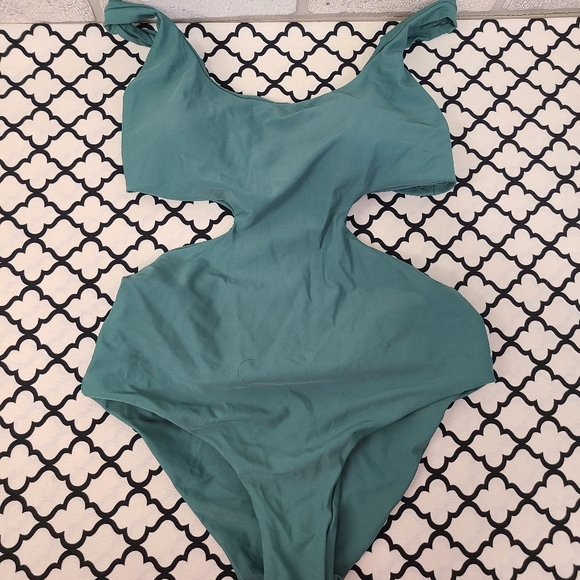 Cupshe Cheeky Gal One Piece Swimsuit Size Small Green - Picture 1 of 4
